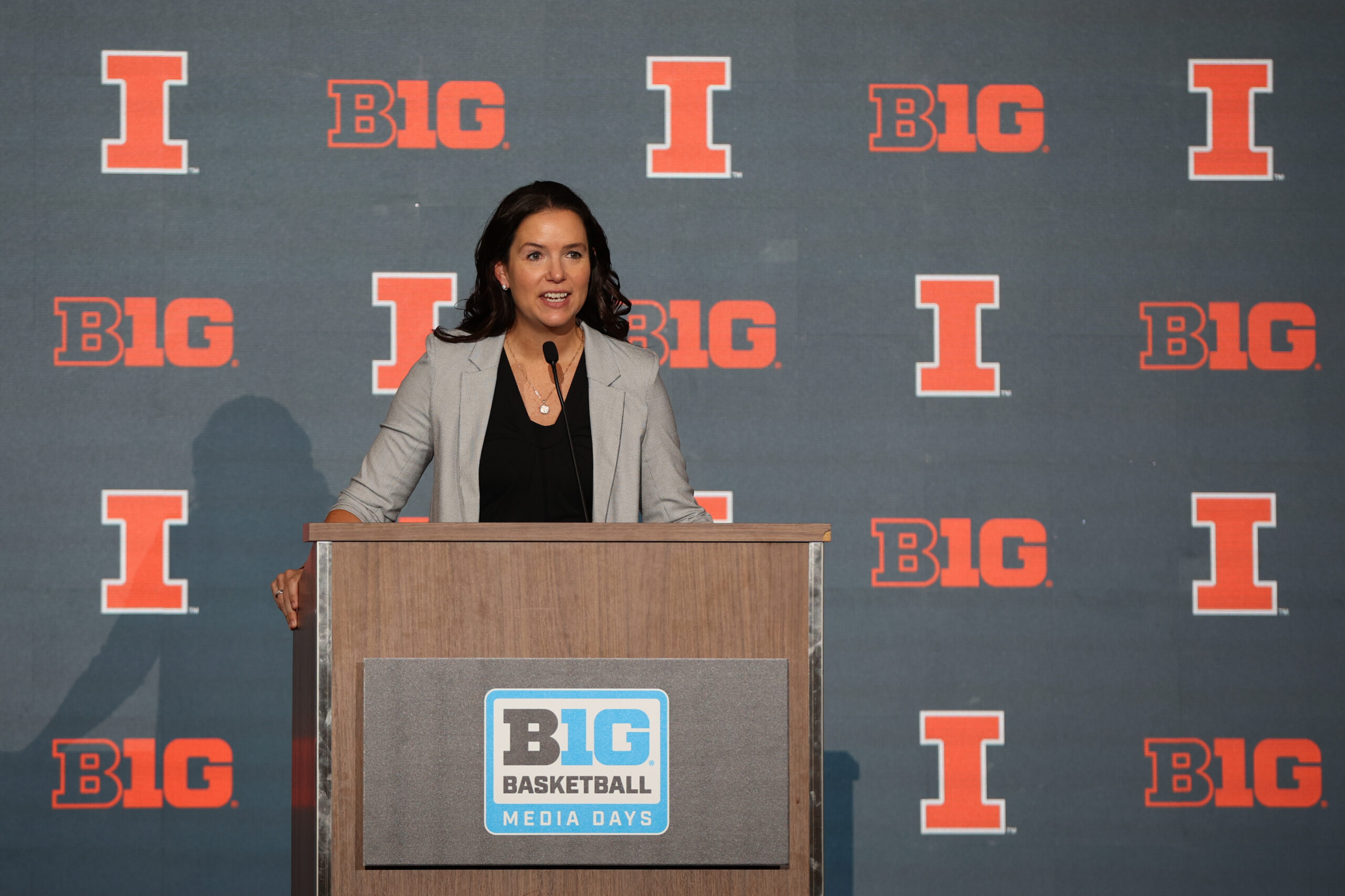 Illinois women's basketball in the running for a top-60 recruit.