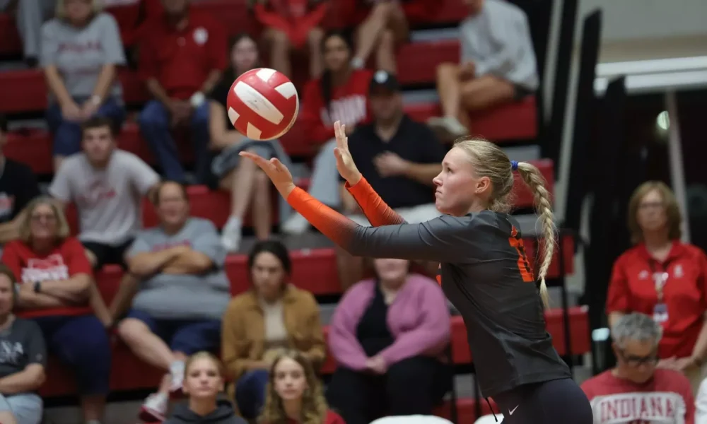 Illinois Volleyball loses Big Ten Opener.