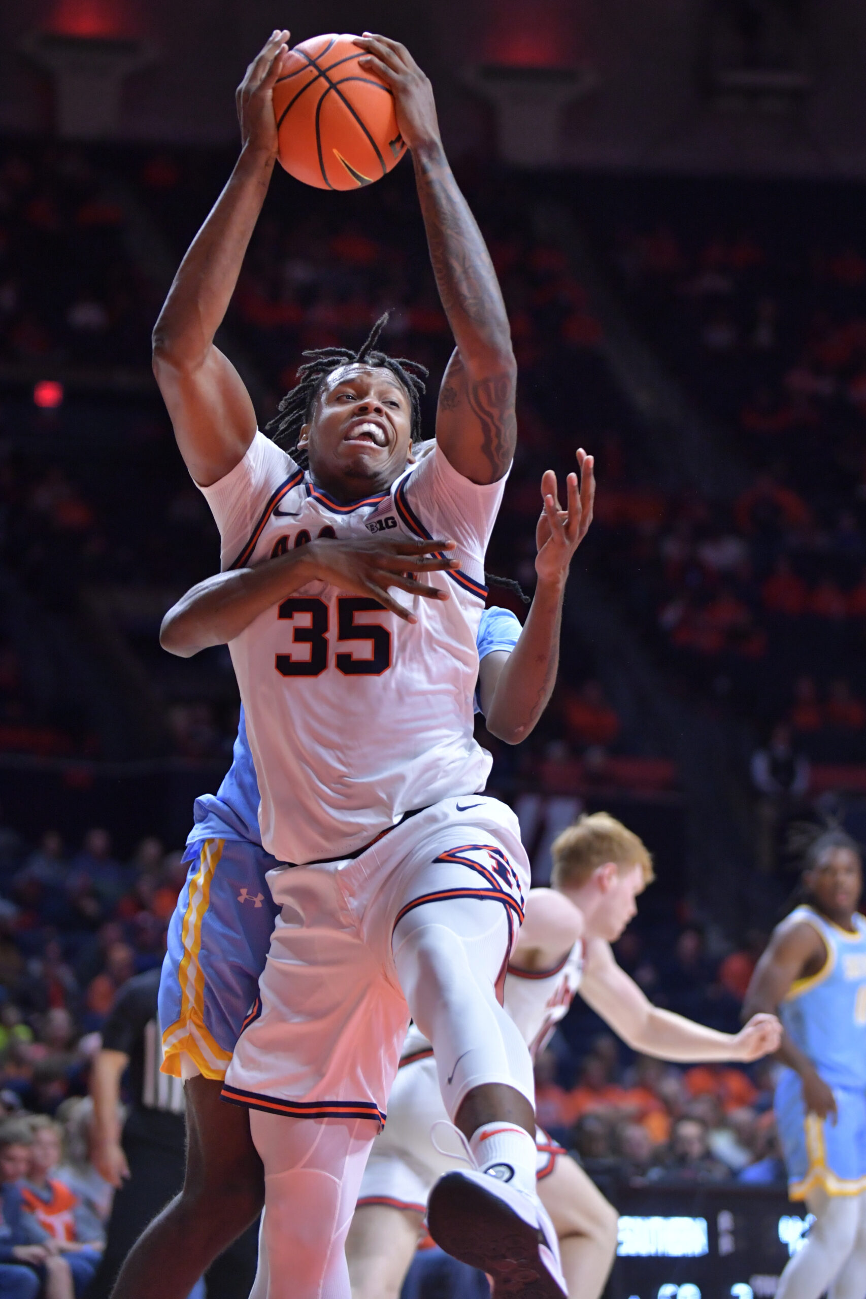 Illinois Basketball Freshman is a Rebounding Machine