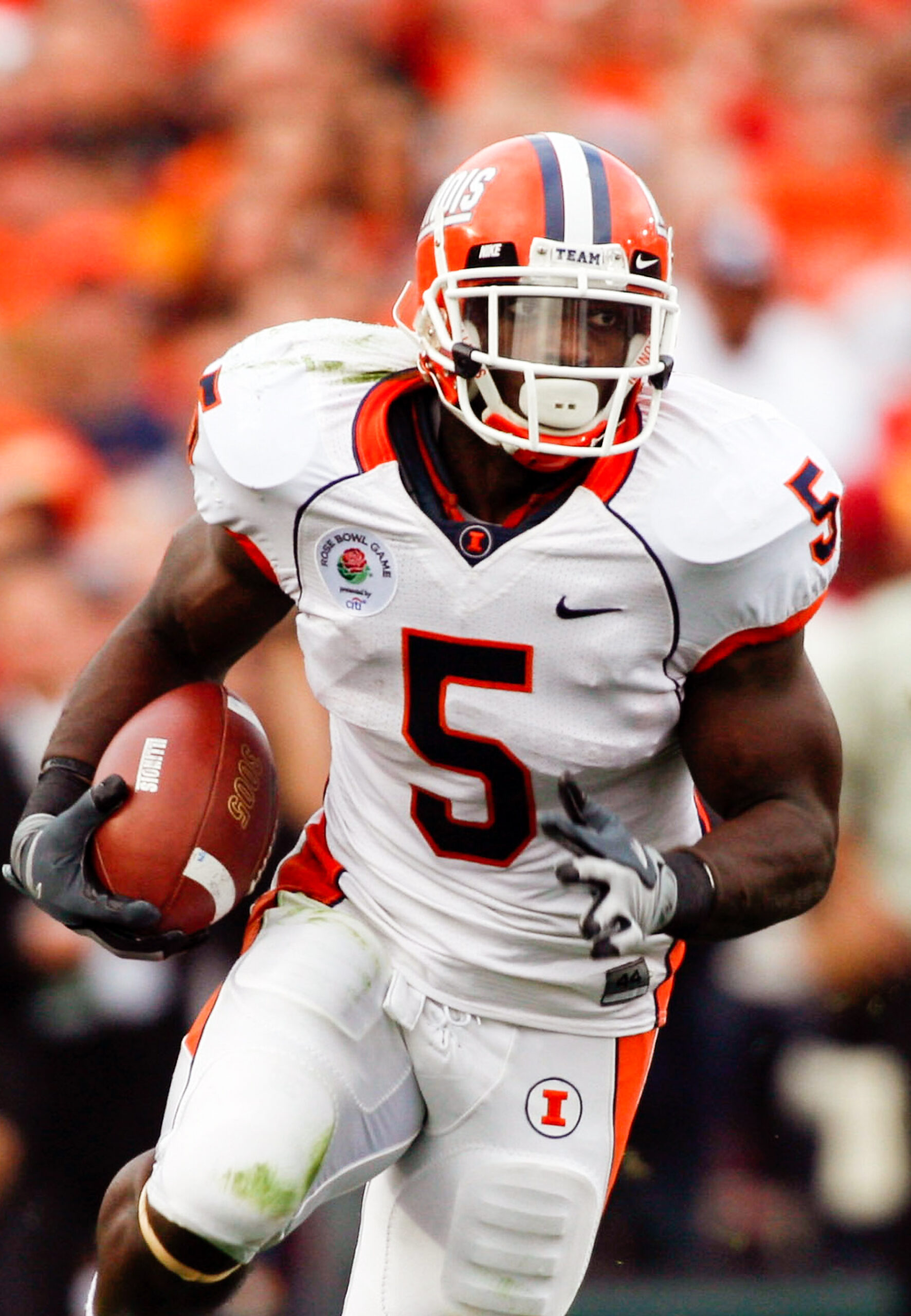 Former Illinois Football RB "Sick of Average White Guys Commenting On Football"