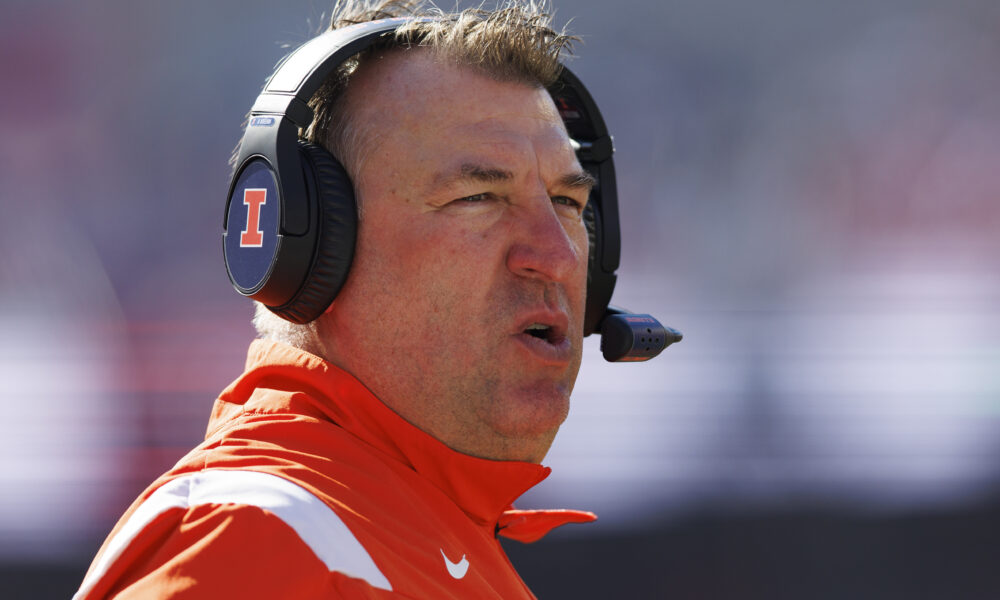 Illinois Football Suffers a Surprise Departure at Tight End