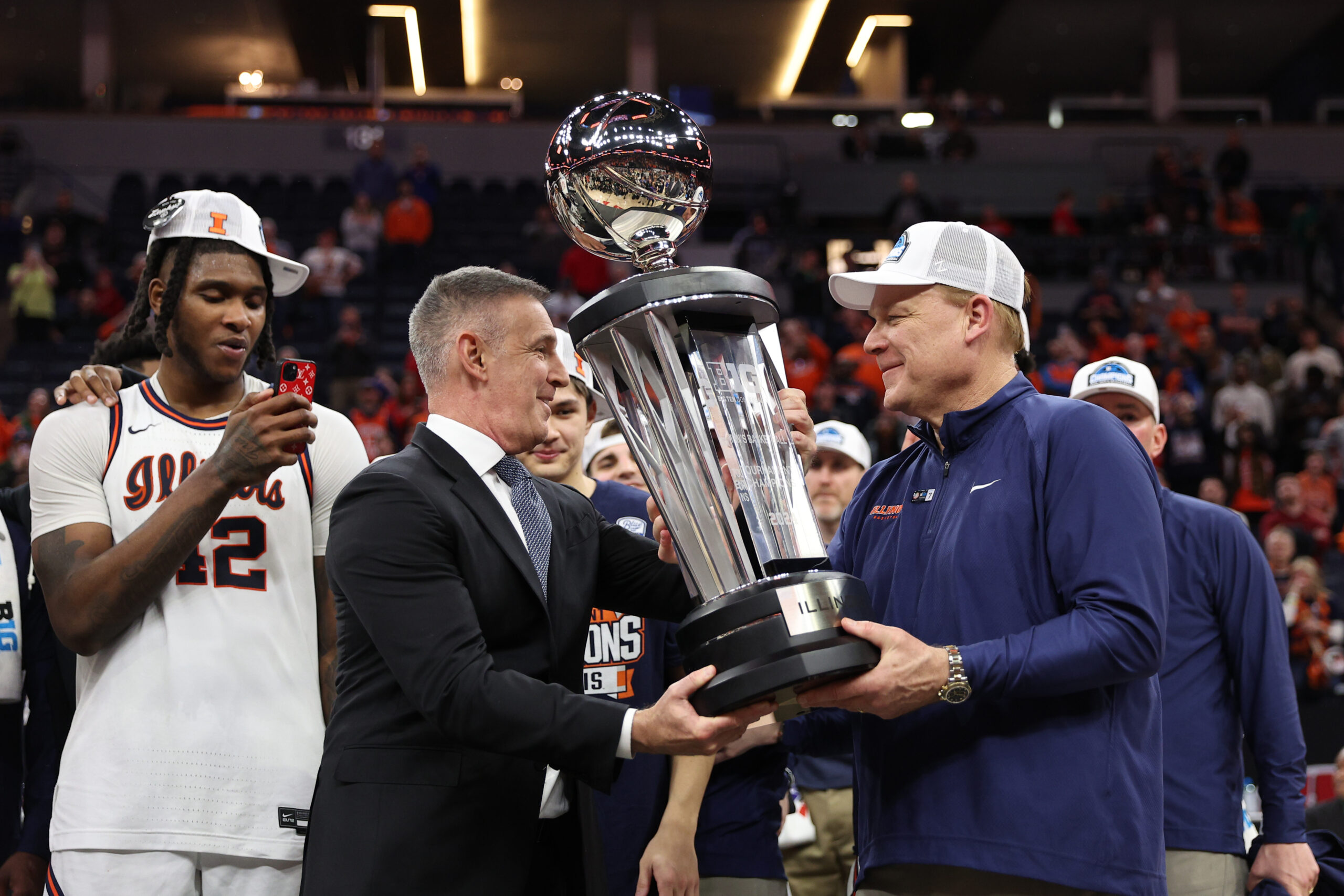 Illini Basketball Is a Top Dog in The NIL World