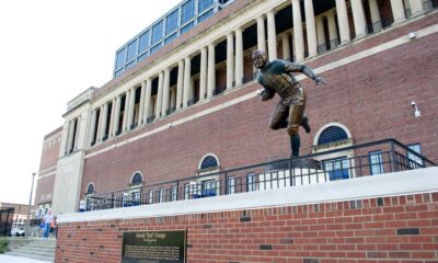 Illinois football great, Red Grange.