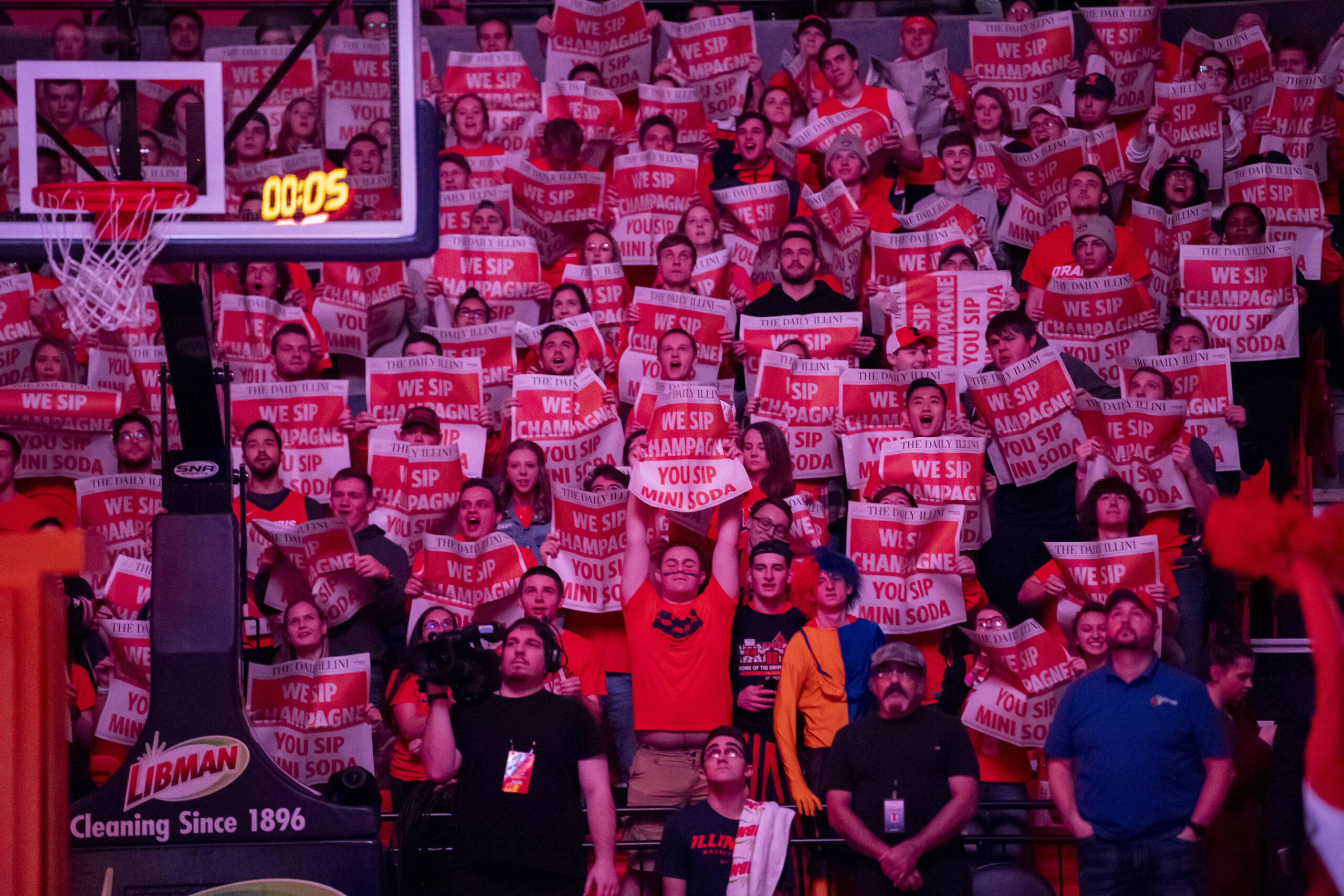 Illinois Basketball has an incredible fanbase.