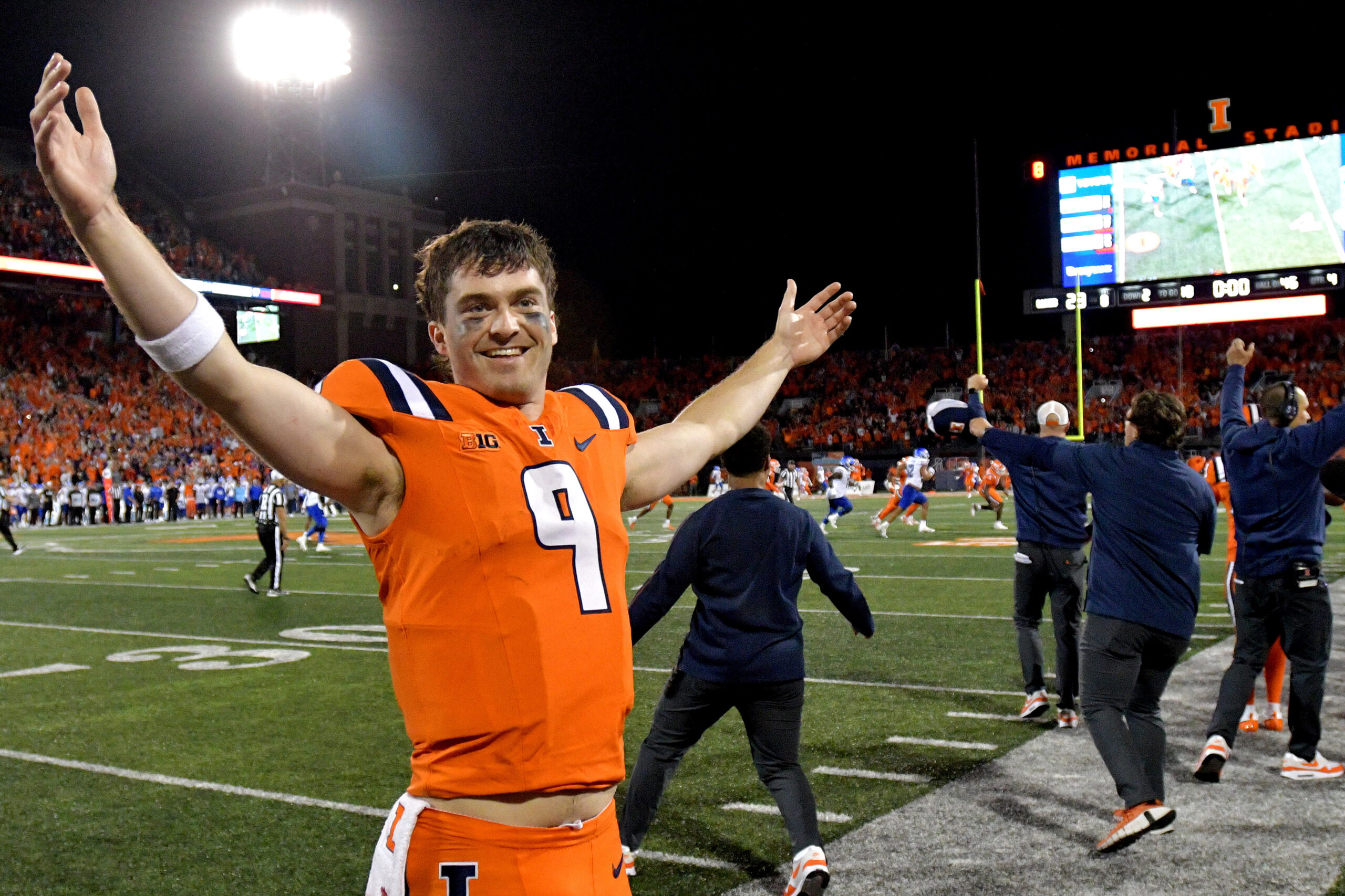 Illinois Football QB Luke Altmyer