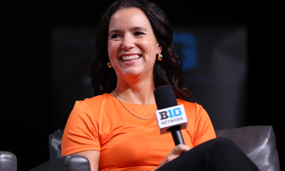 Illinois Women's basketball coach, Shauna Green.