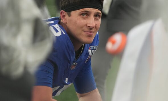 Tommy DeVito is back as the starting QB for the Giants.