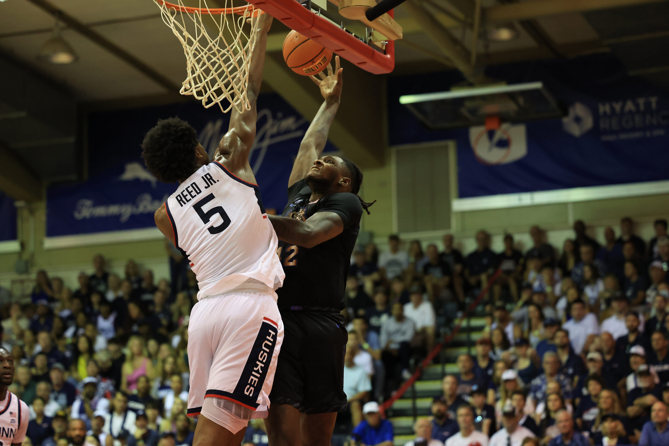 Former Illini Dain Dainja, now playing on Memphis.