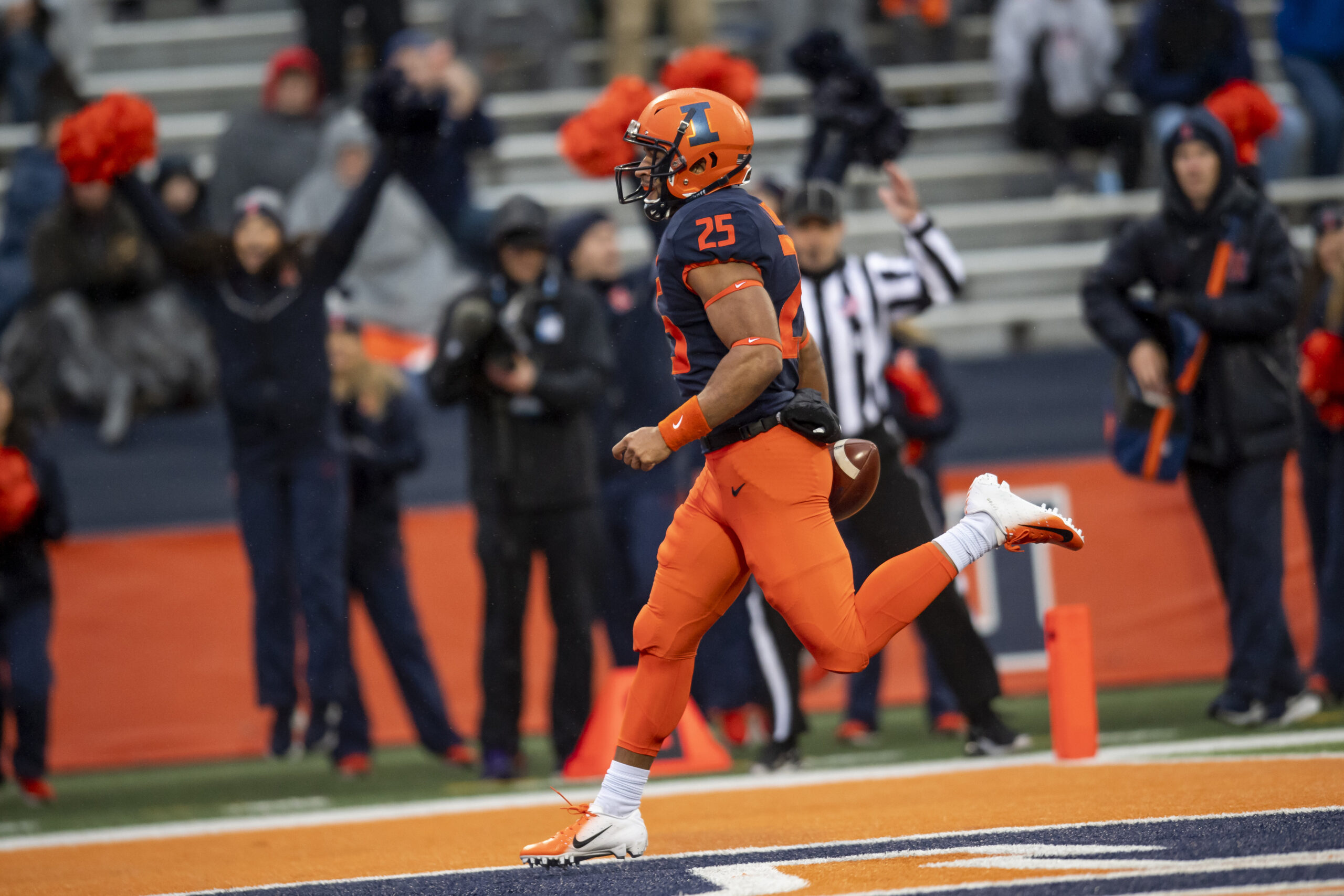 Illinois football running back Dre Brown.