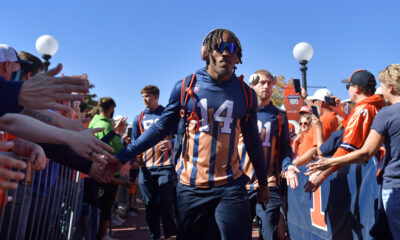 News: Illinois football will return star DB Xavier Scott.