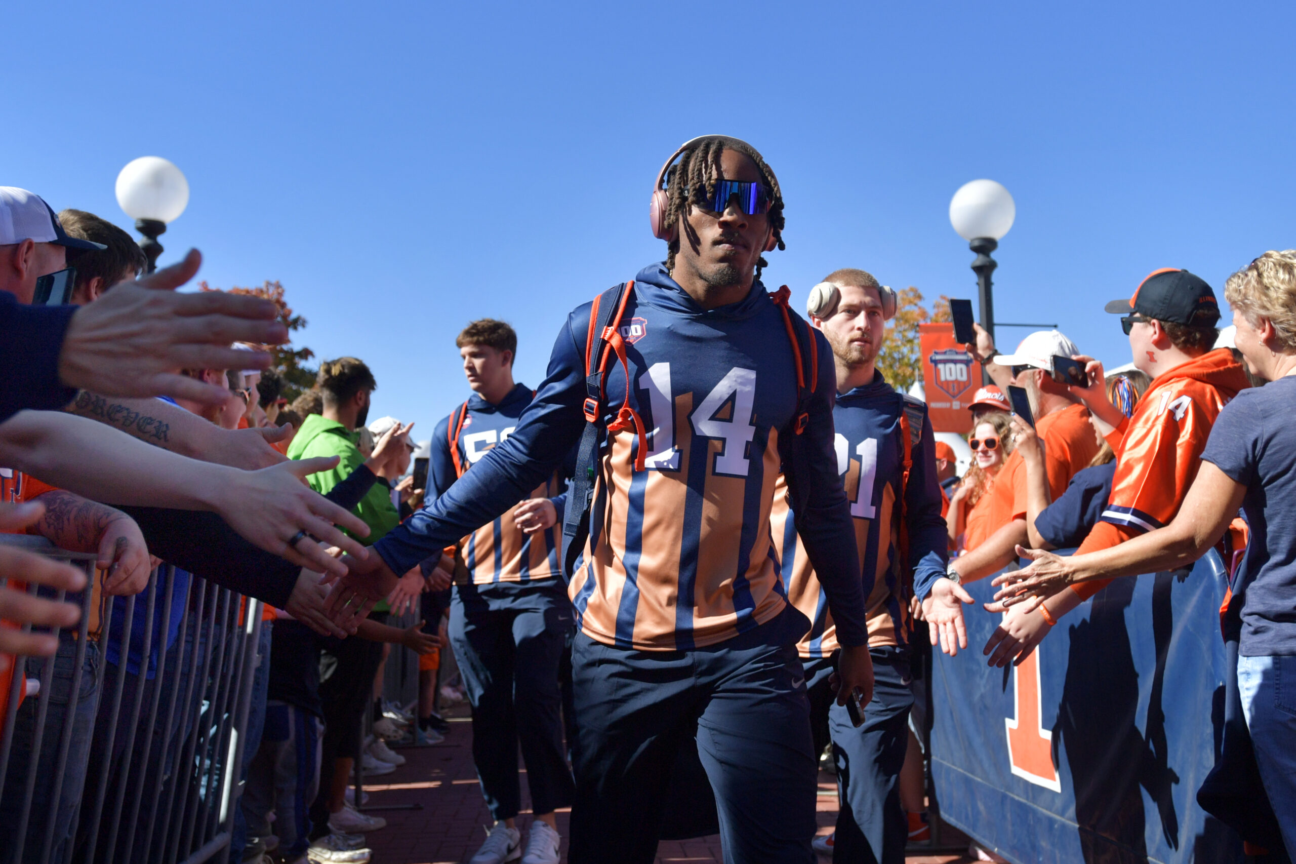 News: Illinois football will return star DB Xavier Scott.