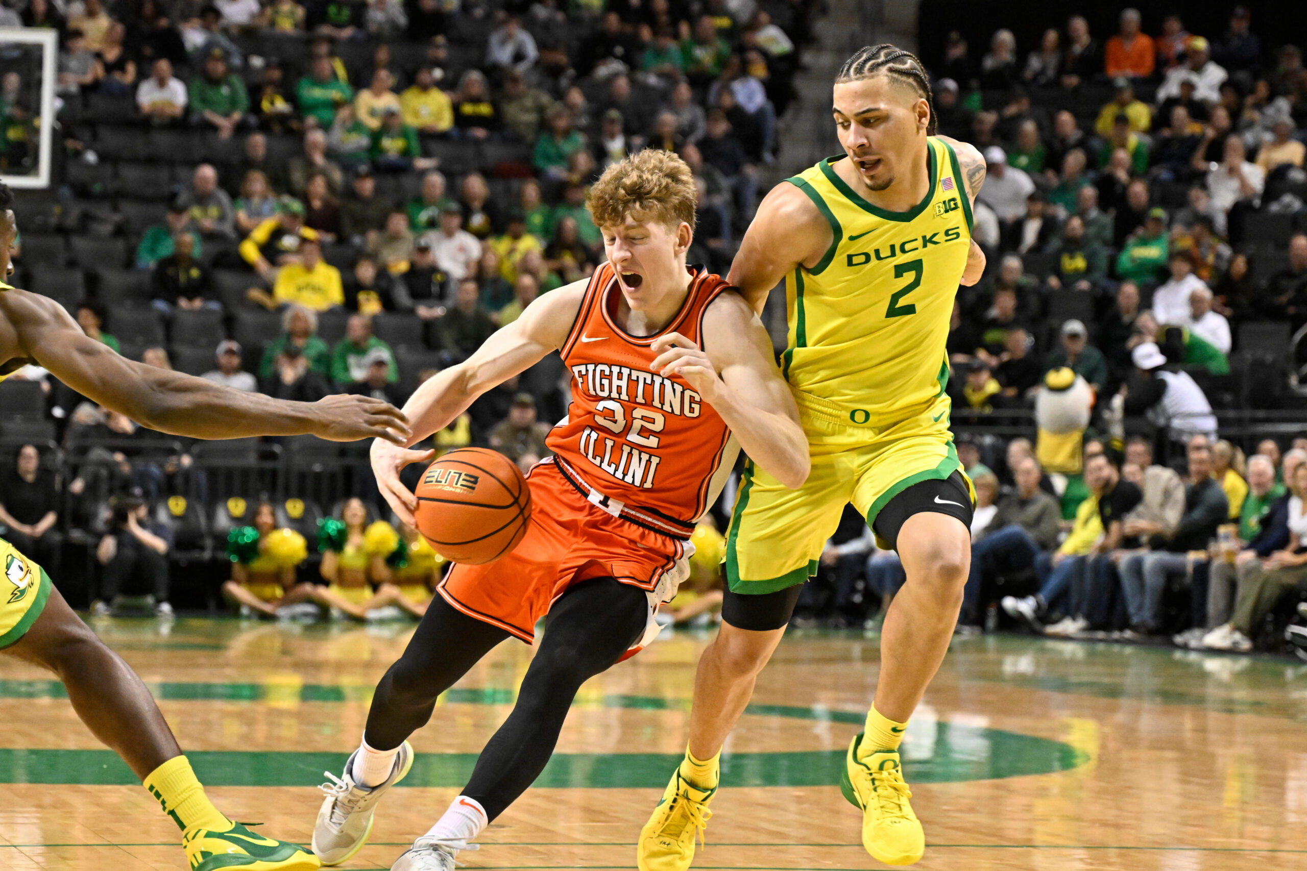 Kasparas Jakucionis taking on Oregon.