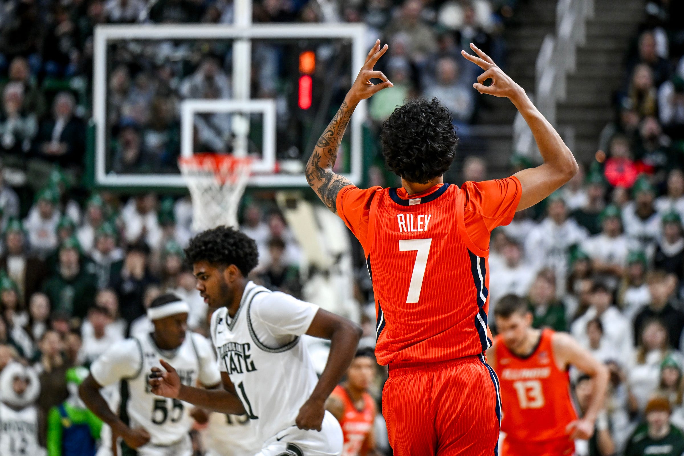 Illinois basketball freshman Will Riley