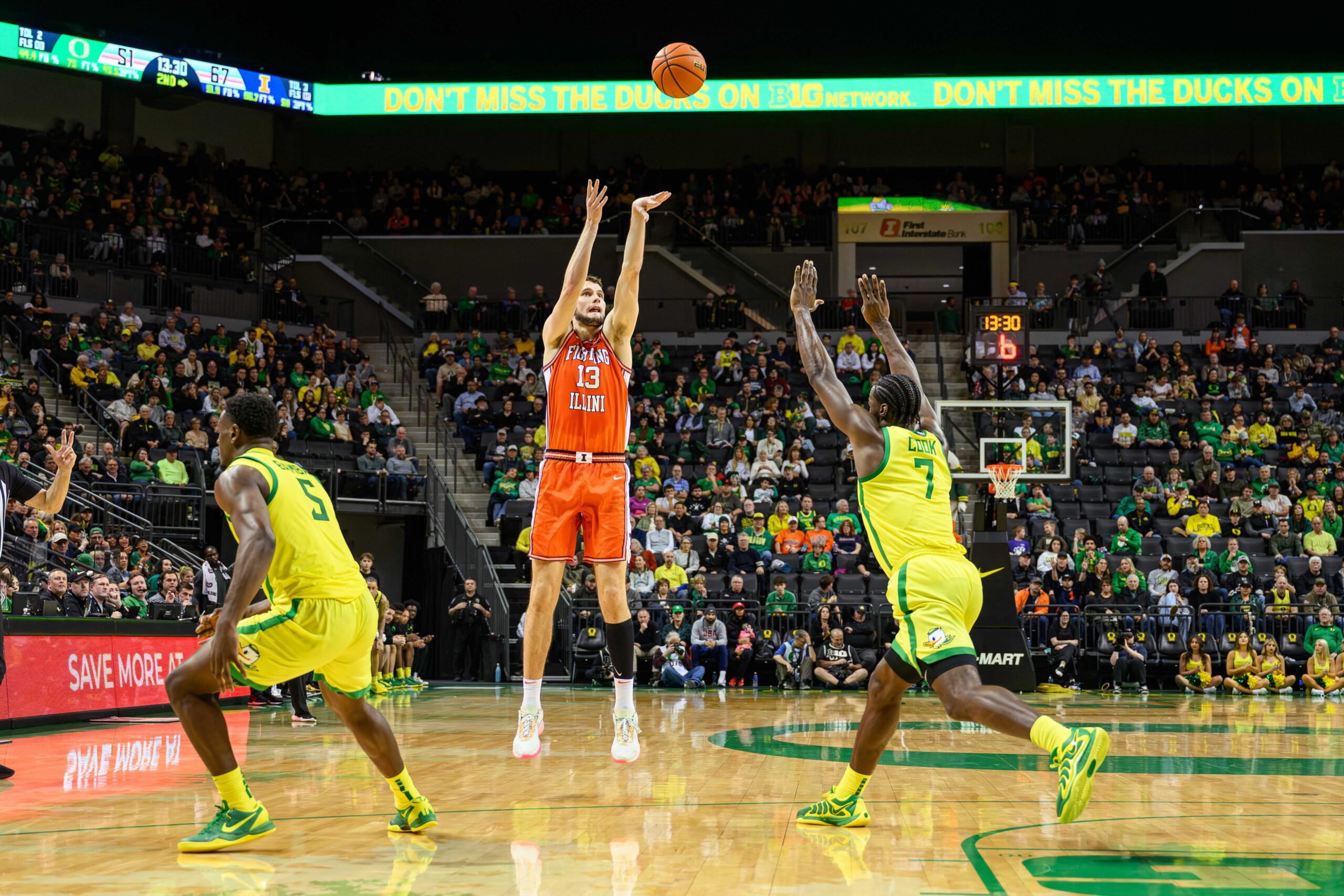 Illinois basketball center Tomislav Ivisic