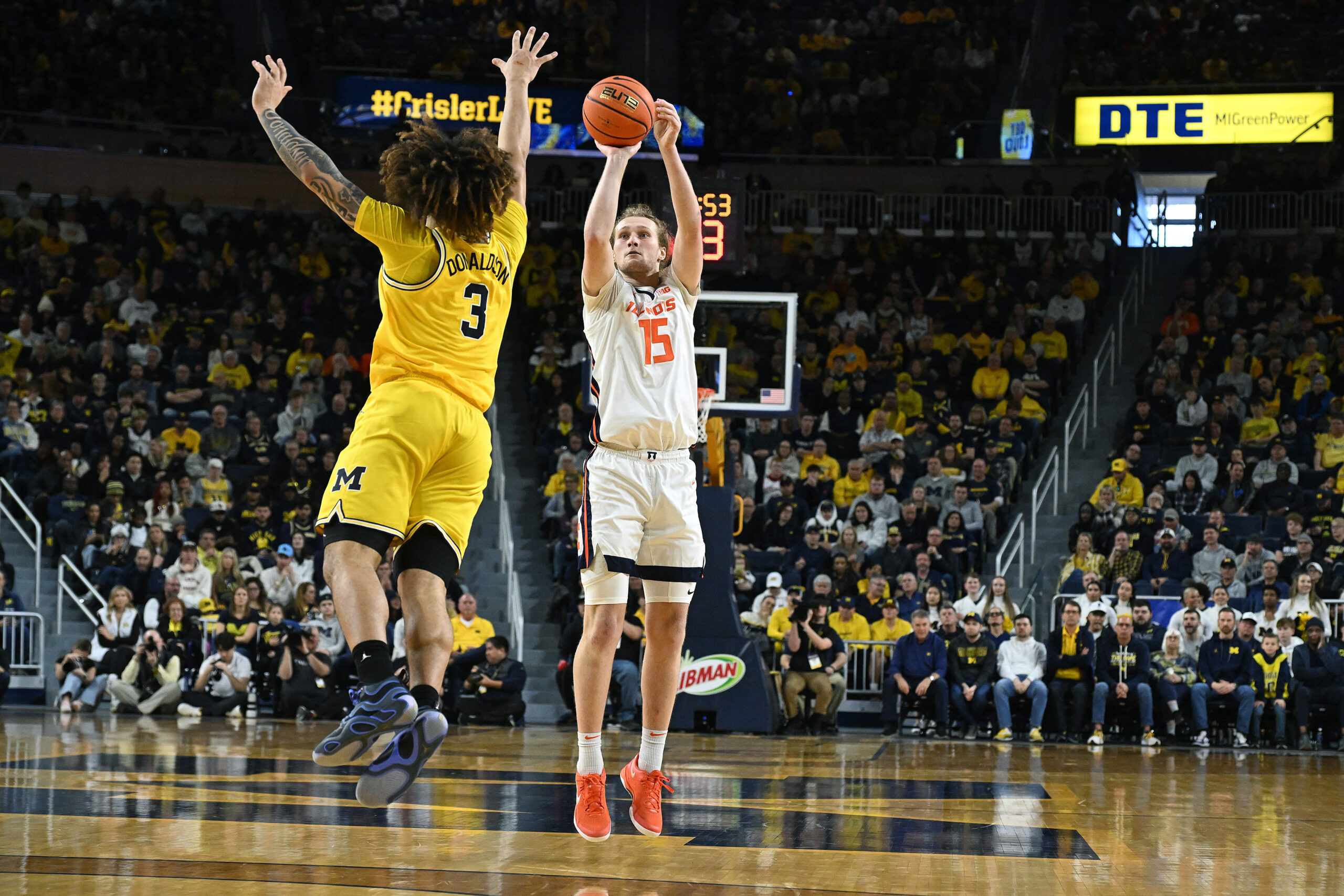 Illinois basketball sophomore guard Jake Davis.