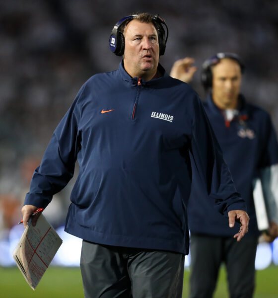 Illinois Football coach Bret Bielema.