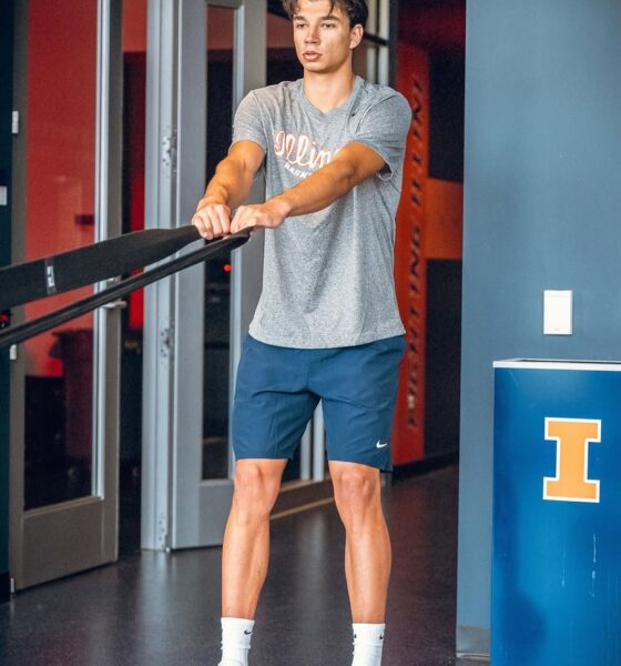 Illinois basketball wing Andrej Stojakovic
