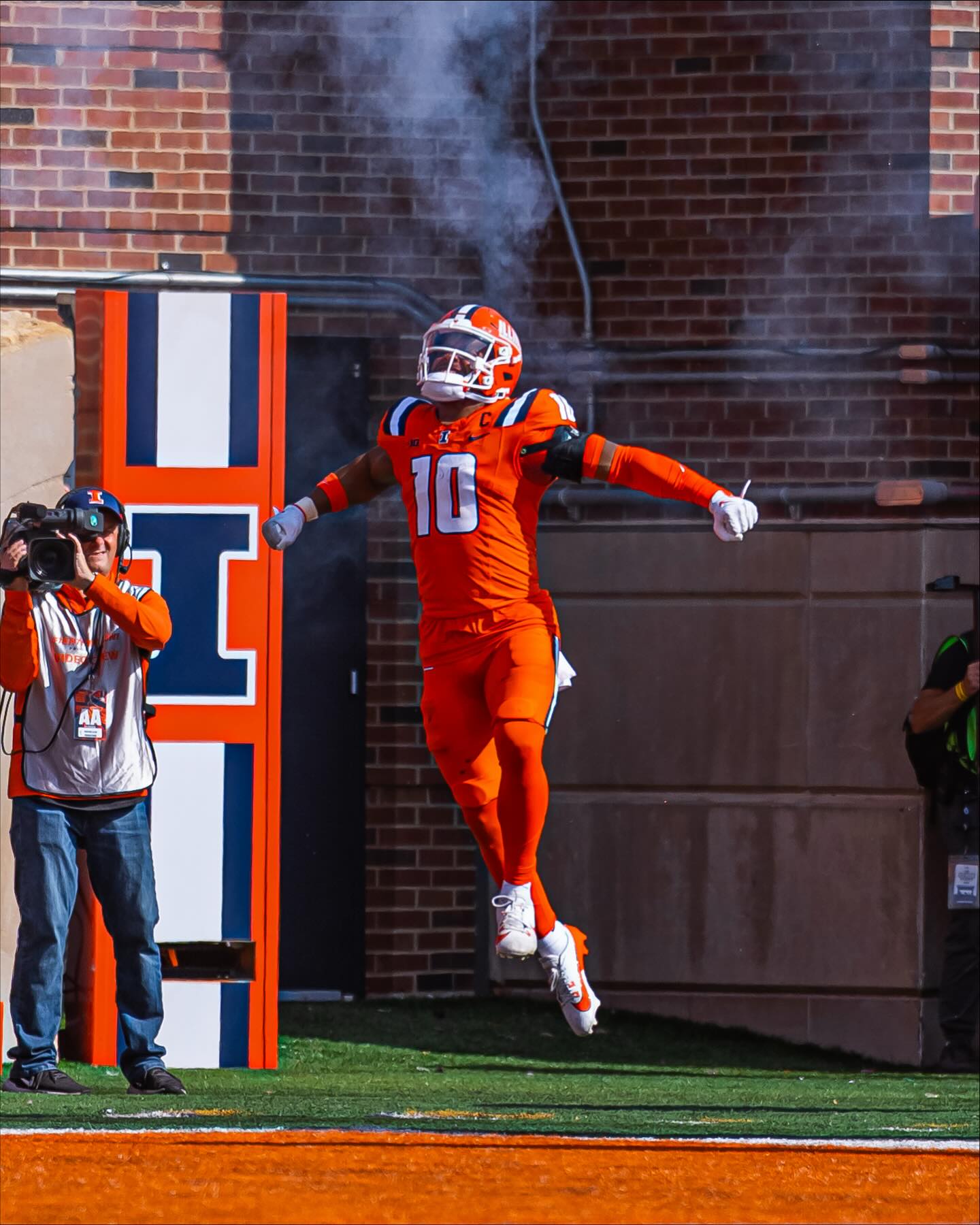 Illini football captain Miles Scott