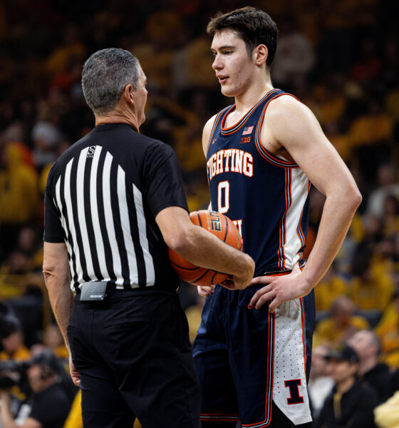 Illini forward David Mirkovic