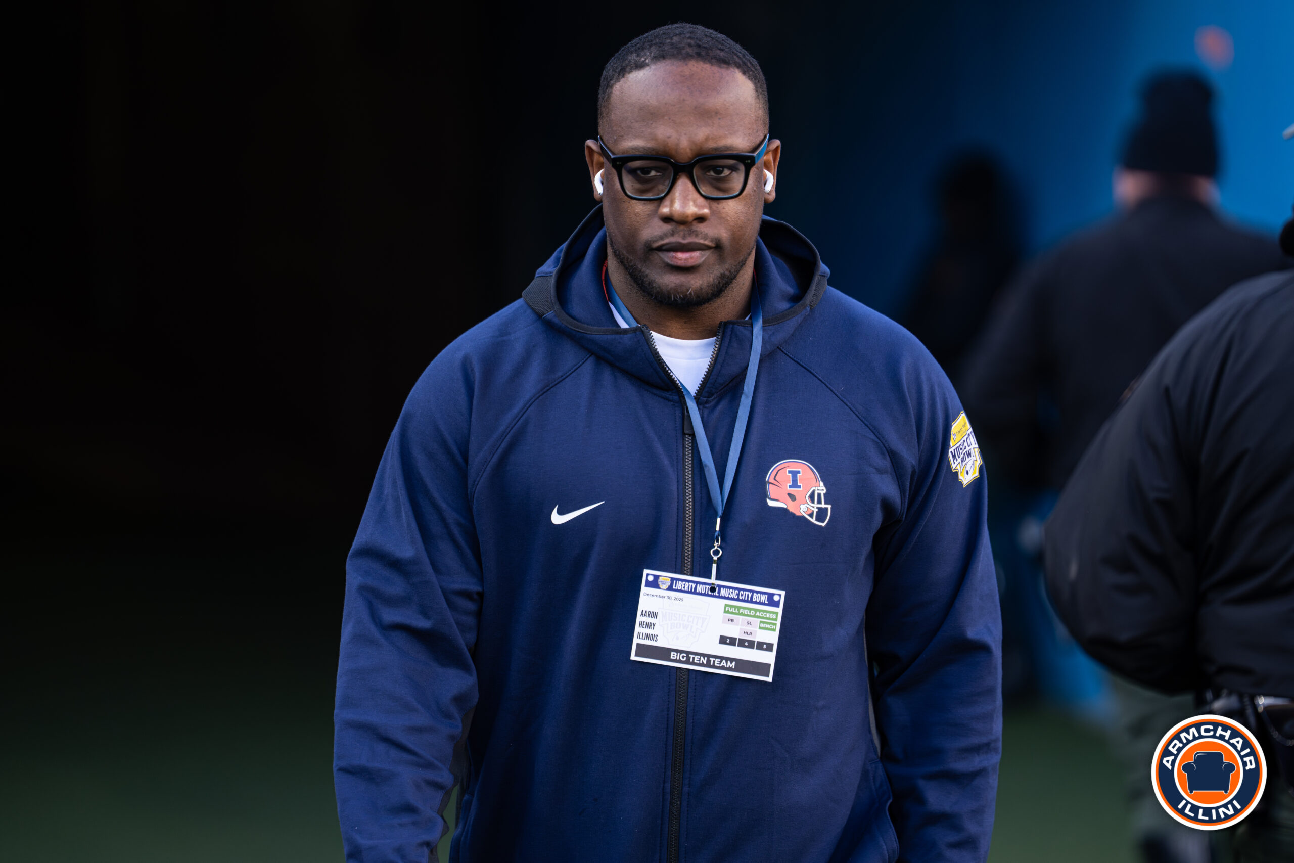 Big time Illinois football news arrived as Aaron Henry is heading to Notre Dame.