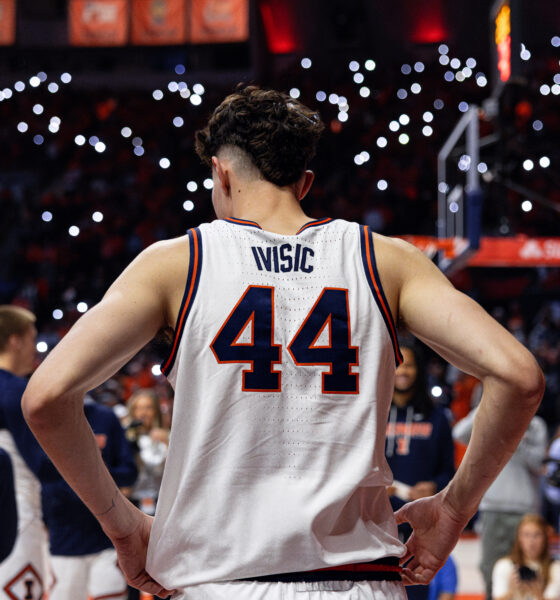 Illini forward Zvonimir Ivisic