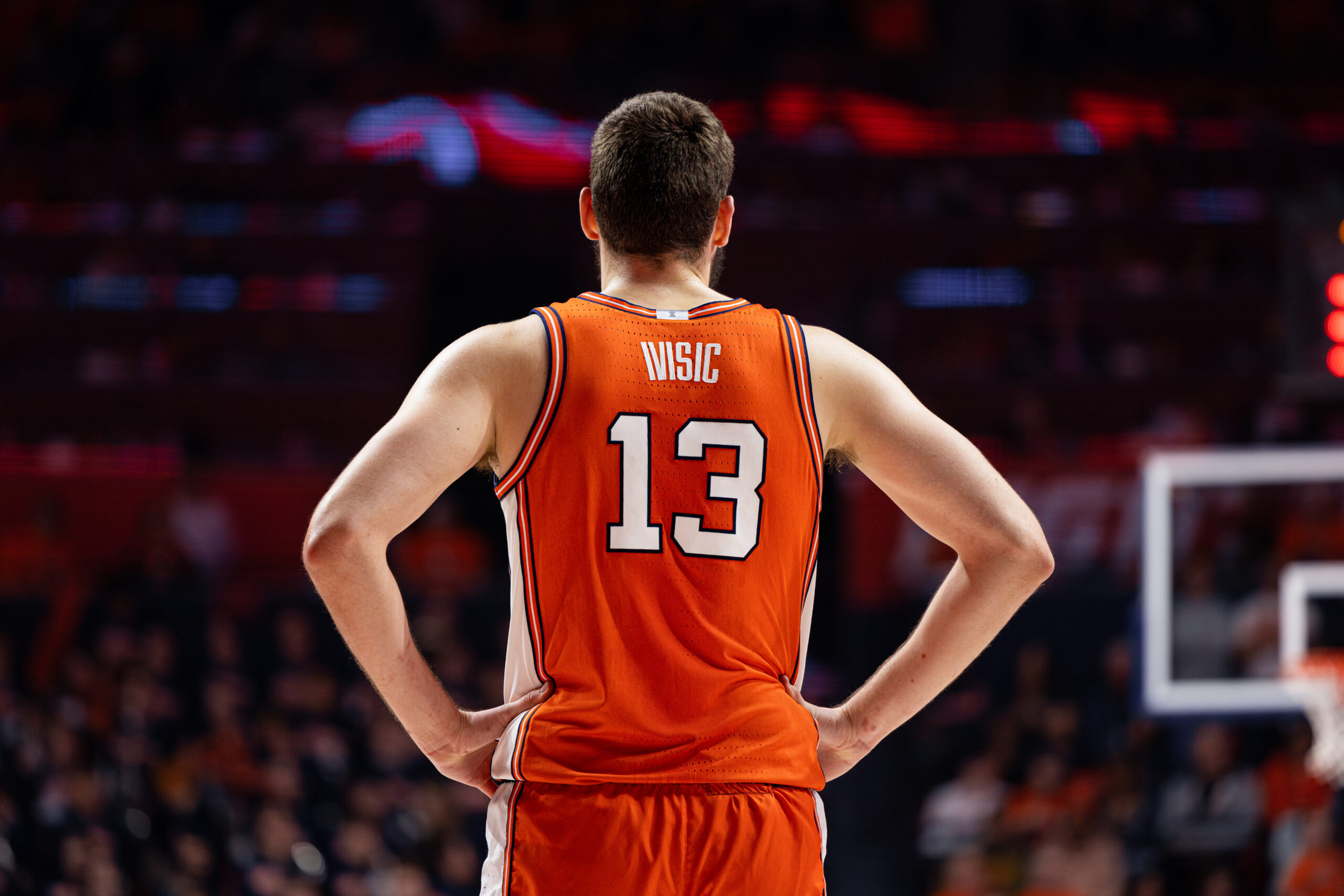 Illinois Basketball center Tomislav Ivisic