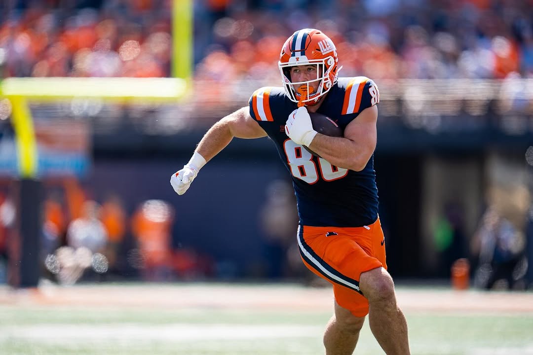 Illinois Football. Photo Credit: Christian Abney on Instagram. (@_christian_abney). Armchair Illini.