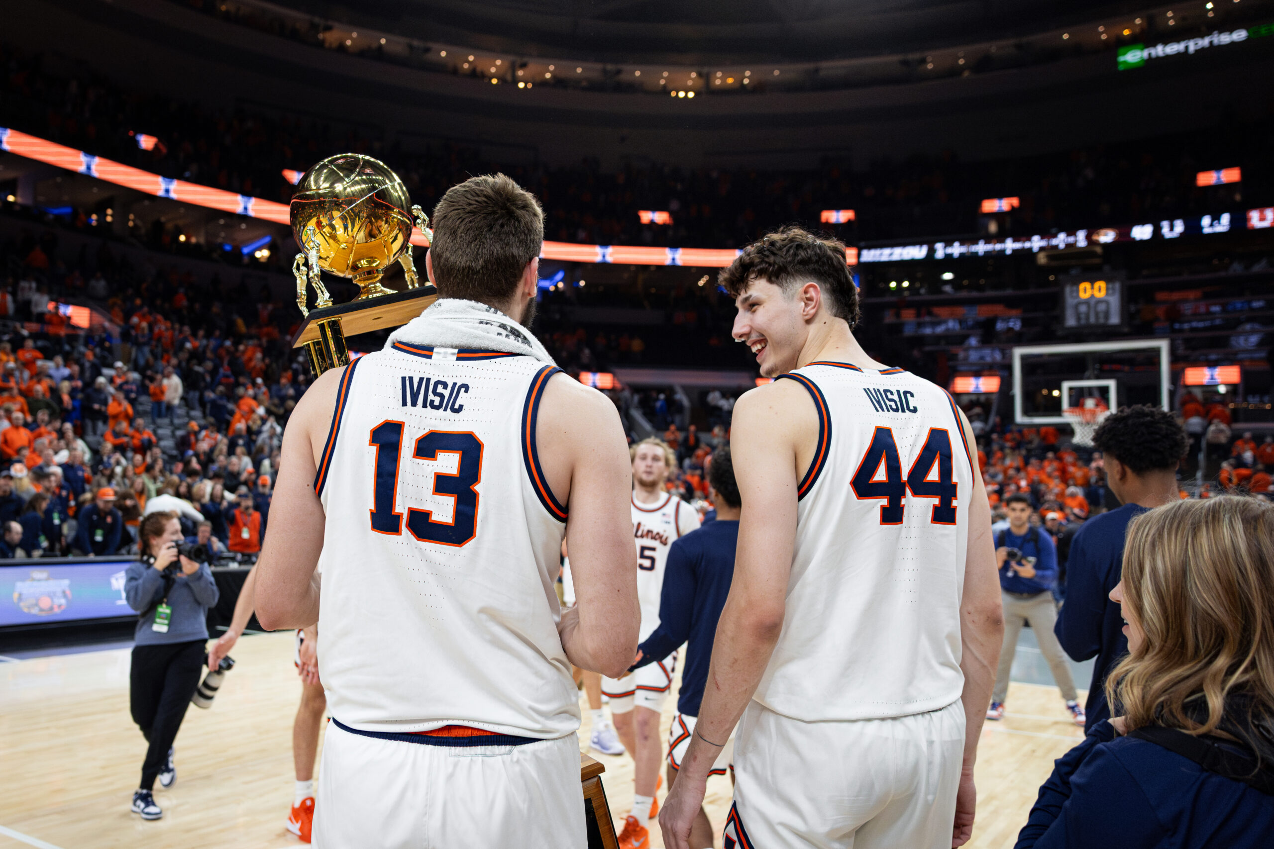 Illinois basketball has an elite frontcourt with twins Zvonimir Ivisic and Tomislav Ivisic.