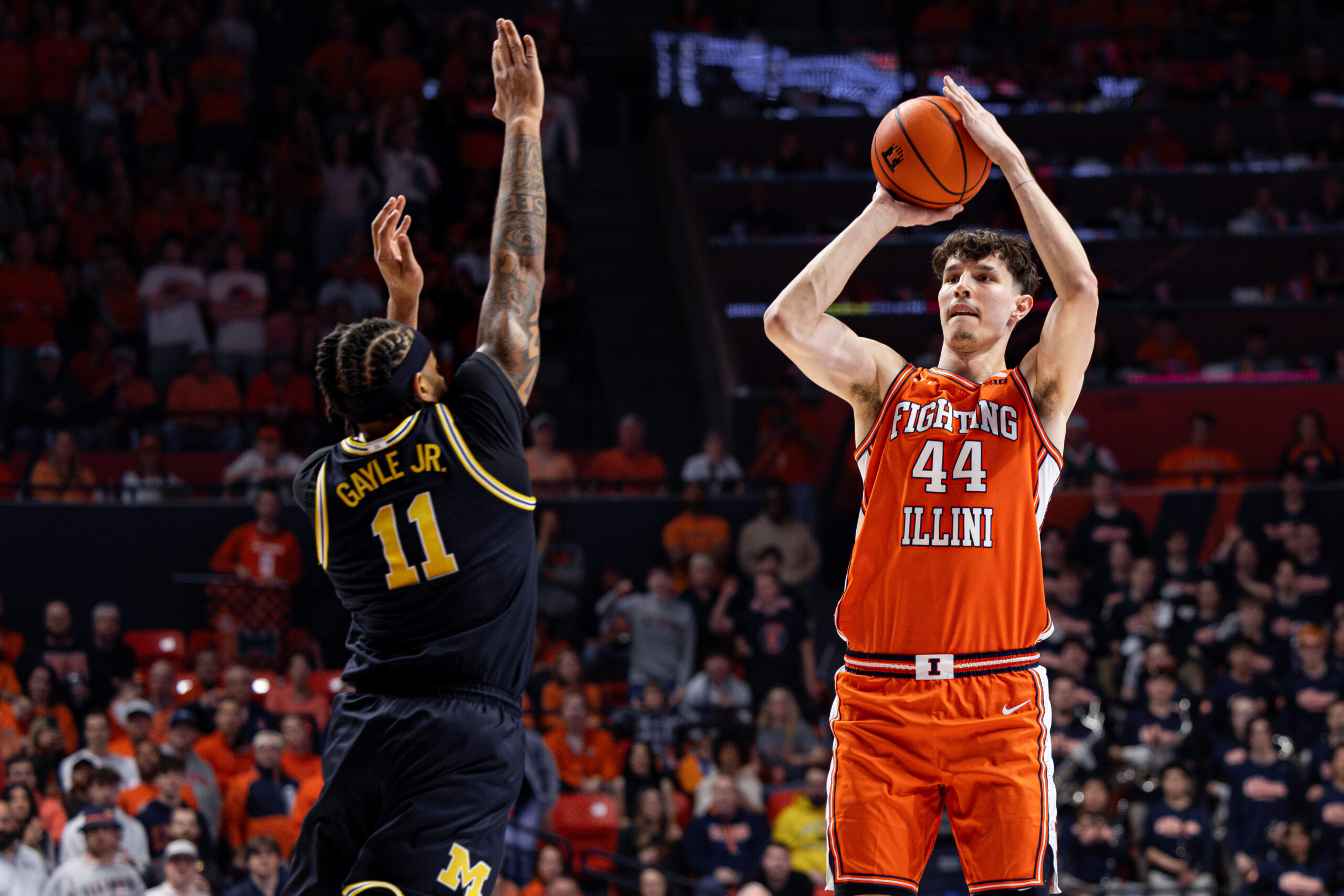 Illinois basketball center Zvonimir Ivisic