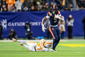 Illinois Football. Ca'Lil Valentine. Photo Credit. Vincent Bruington. Armchair Illini. Music City Bowl. Vs. Tennesee. 2025.