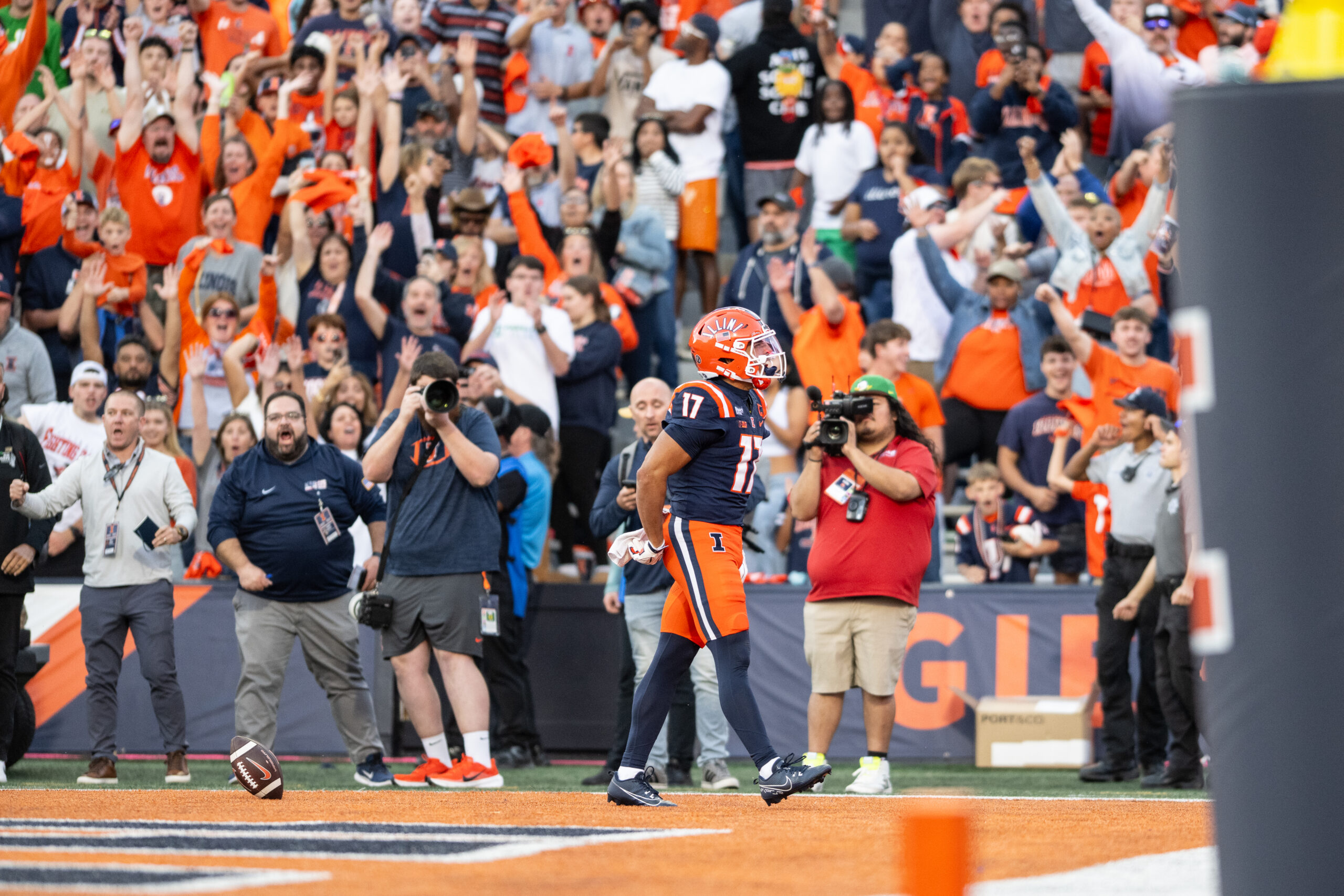 Illinois Football star Collin Dixon celebrates a late fourth quarter touchdown.